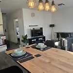 Upper Floor With Corner Balcony & Parking - Apolonialiving Apartman Karlsruhe