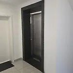 Upper Floor With Corner Balcony & Parking - Apolonialiving *