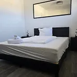 Upper Floor With Corner Balcony & Parking - Apolonialiving Apartman
