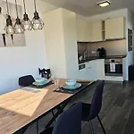 Apartman Upper Floor With Corner Balcony & Parking - Apolonialiving Karlsruhe