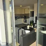 Apartman Upper Floor With Corner Balcony & Parking - Apolonialiving Karlsruhe