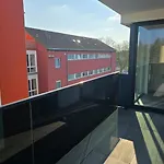 Upper Floor With Corner Balcony & Parking - Apolonialiving Apartman *