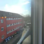 Upper Floor With Corner Balcony & Parking - Apolonialiving Apartman