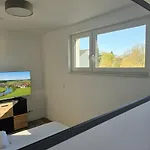 Upper Floor With Corner Balcony & Parking - Apolonialiving *
