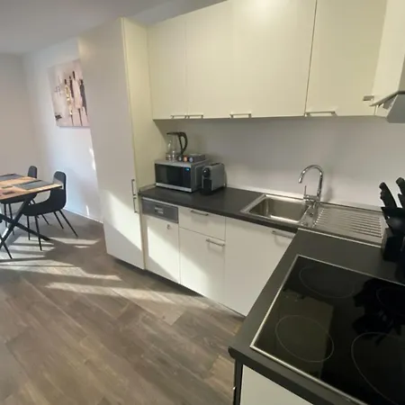 Upper Floor With Corner Balcony & Parking - Apolonialiving Apartman