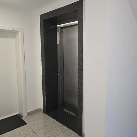 Upper Floor With Corner Balcony & Parking - Apolonialiving *