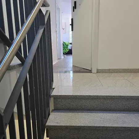 Upper Floor With Corner Balcony & Parking - Apolonialiving *
